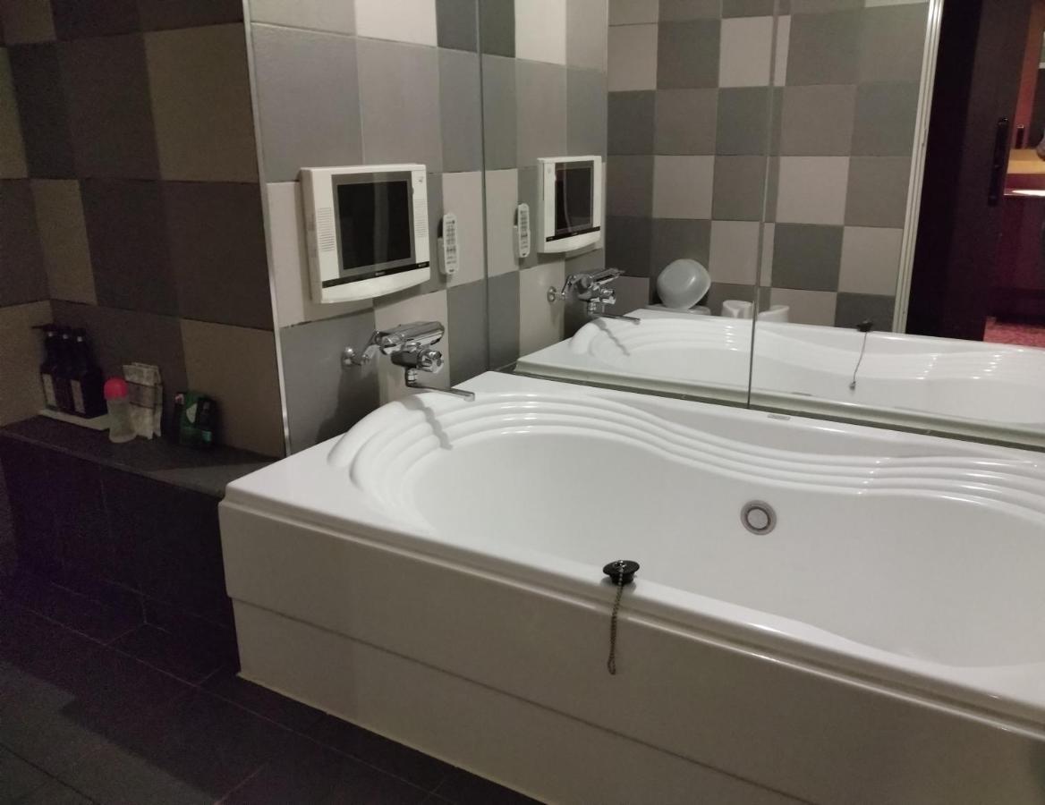ホテル ベニ ウエスト 大人専用 Osaka Exterior photo